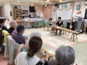 あいかわらず綺麗な琴と歌声に感動